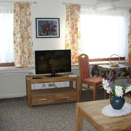 Gaestehaus Nis Puk Und Guest house Busum